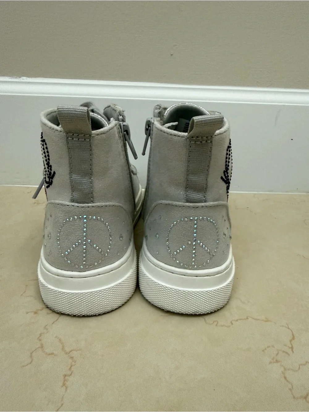 Steve Madden high top girls sneaker size 1